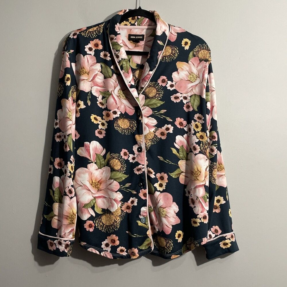 Room Service Women's XL Floral Pajama Set Long Sleeve Pocketed Lounge Set